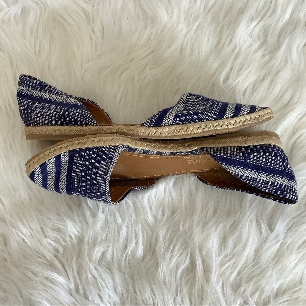NWOB Kaanas Tahiti Blue & White Woven Boho Pattern Espadrille Flats Sz-9